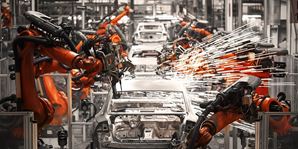 0224 Image-of-automobile-assembly-production-using-robotic-arms 820x410